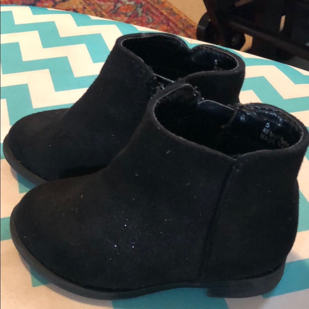 Black toddler boots